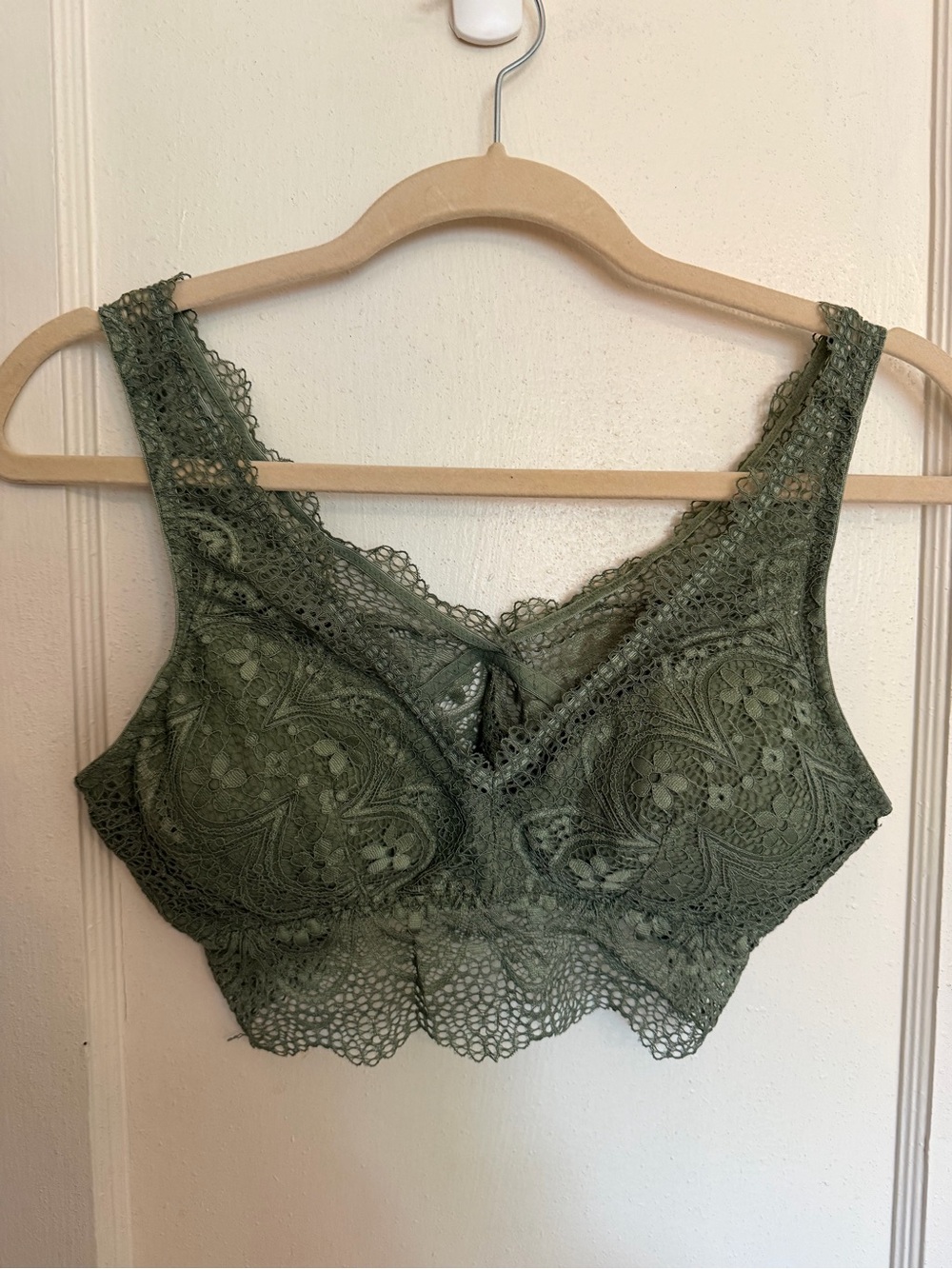 So Intimates Lace Bralette in Olive Green. Great condition. Size L